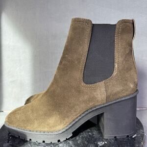 Vince Henderson Water Resistant Green Suede Chelsea Ankle Boot Size 8.5M US